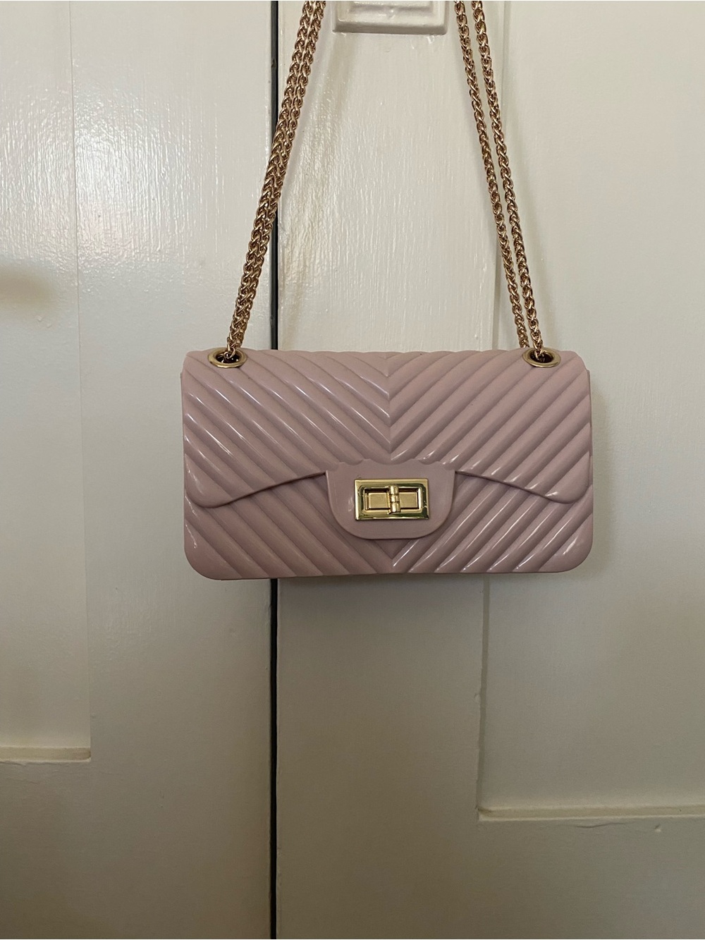 Jelly Handbag with Chain Shoulder Strap in Blush Pink